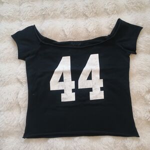 Brandy Melville Black Off-Shoulder Crop Top with White 44 Graphic